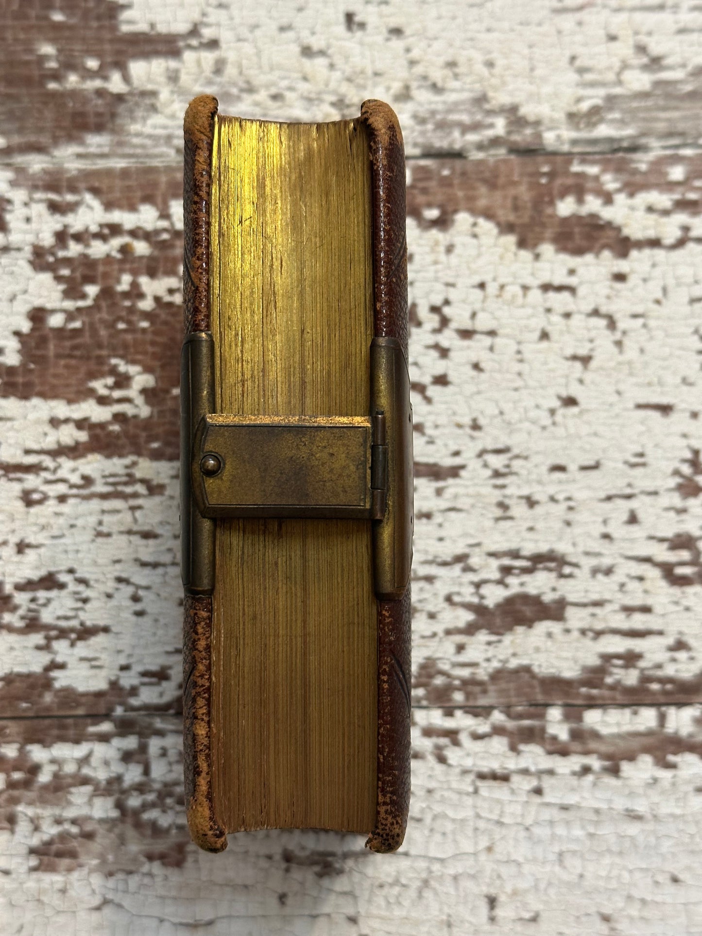 Antique Leather Book of Common Prayer- with clasp
