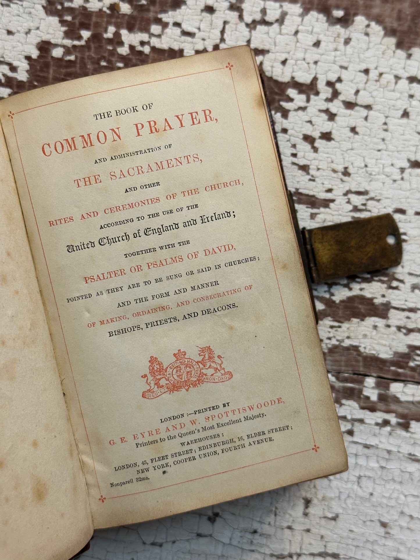 Antique Leather Book of Common Prayer- with clasp